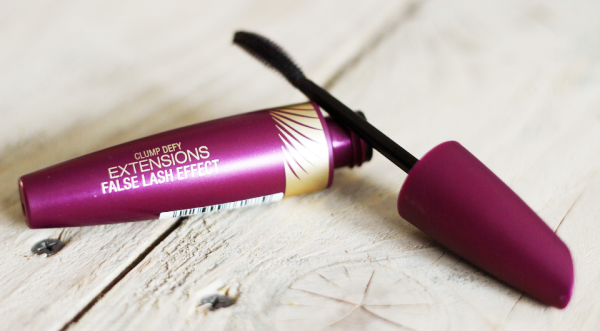 Max Factor Clump Defy Extensions False Lash Effect