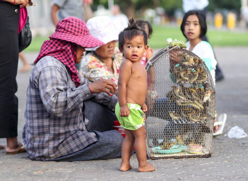 IMAGE: http://i1303.photobucket.com/albums/ag152/FusionAsia/On%20the%20STREET/IKML4239_zpse1dfeebc.jpg