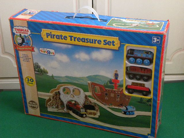 BRIO/ELC compatible WOODEN THOMAS PIRATE TREASURE SET for TRAIN SET 