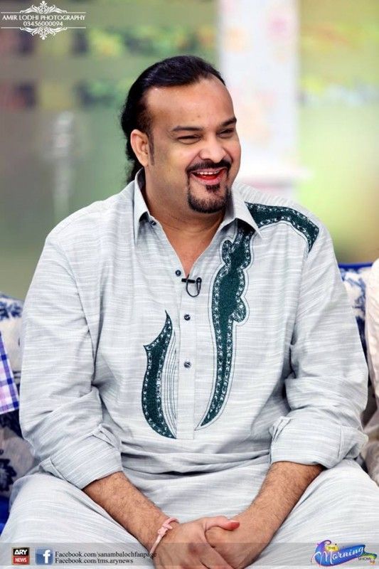 Amjad Sabri Family 10 533x800 zpsiw1mkbcb - Showbiz Competition July 2016