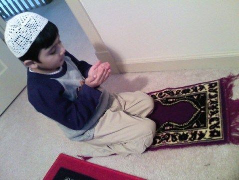 muslim baby on jay namaz1 479x360 zps69fjgwuk - Islam Competition October 2015