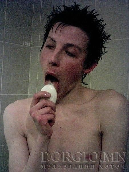  photo z_r4rfVG_zpsubq2mx1l.jpg