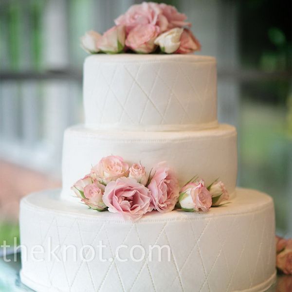  photo Pink-Wedding-Cakes_22_zps906f2e92.jpg