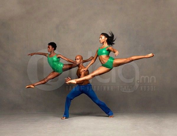  photo The-Alvin-Ailey-American-Dance-Theater-Has-Mastered-All_13_zps88c6cf91.jpg