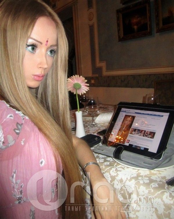  photo valeria-lukyanova-02_zpsa09986ac.jpg