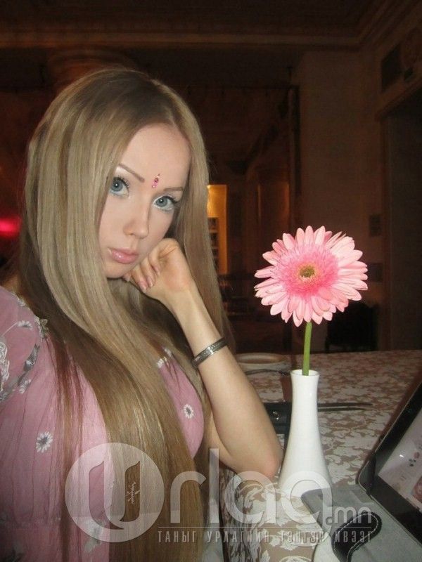  photo valeria-lukyanova-03_zps761cf5c8.jpg