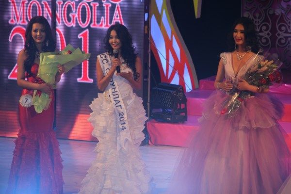  photo Missmongolia2014gala10_zpsd5012ad1.jpg