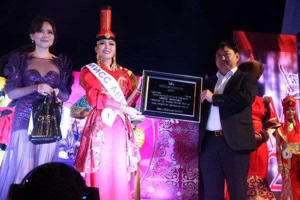  photo Missmongolia2014gala63_zps79c5ed54.jpg