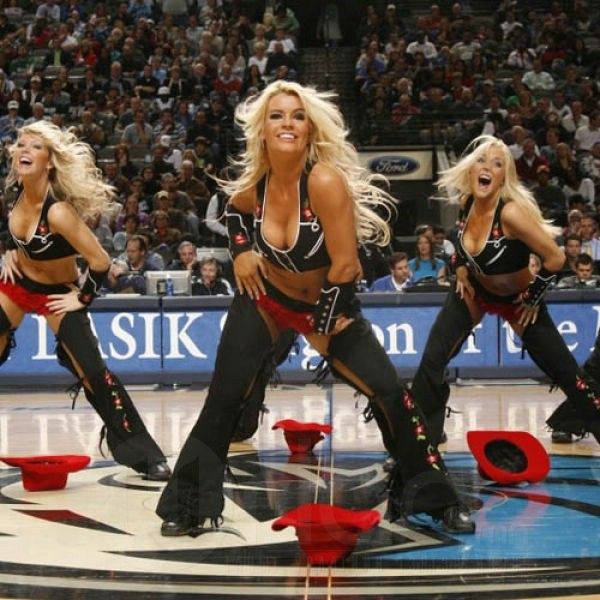  photo 1298410343_nba_dancers_cleavage_640_21_zps04ceac03.jpg