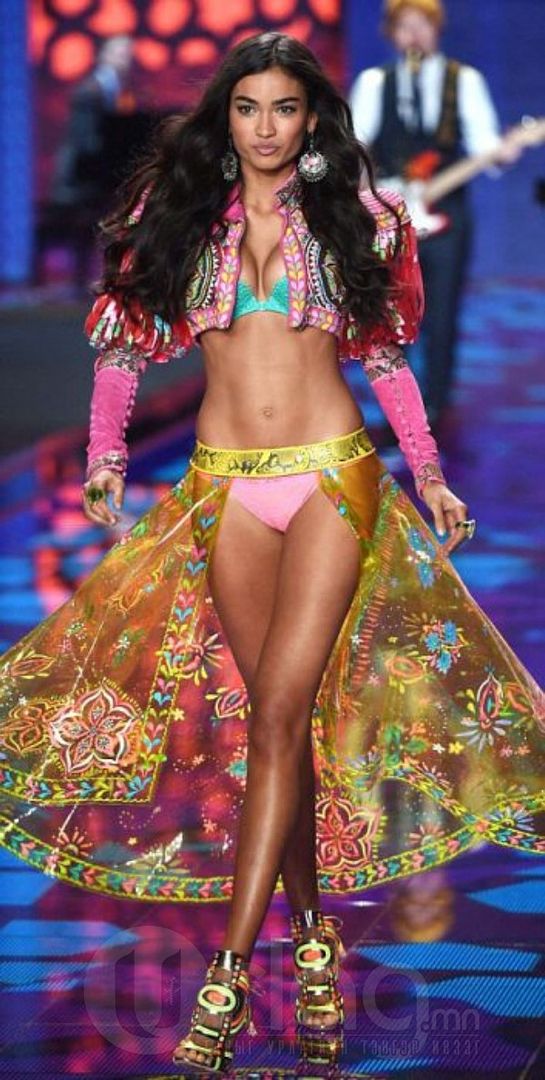  photo 1417669067_victorias_secret_show_31_zps6c6c2b06.jpg