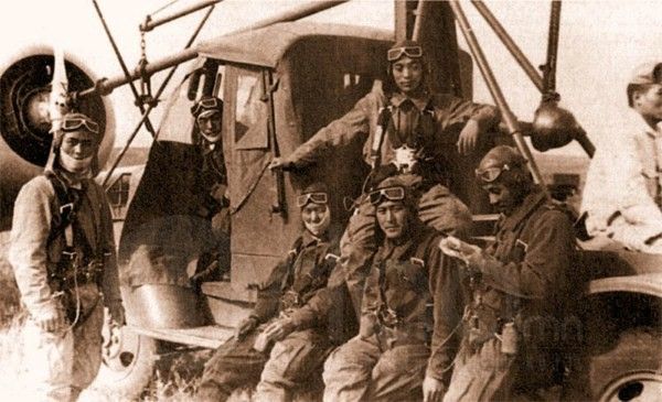  photo Khalkhin_Gol_Japanese_pilots_1939_zps5e142db8.jpg