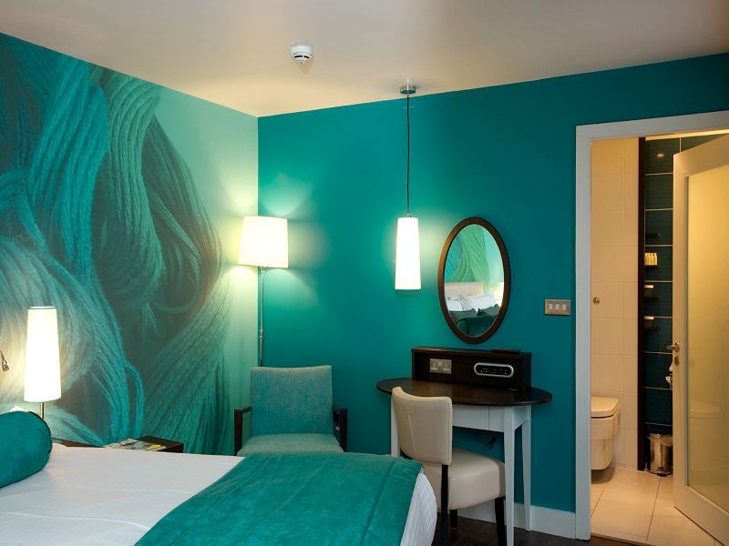  photo modern-turquoise-bedroom-interior-light-blue-wall-paint-color-of-relaxing-bedroom-decorating-ideas-and-corner-pendant-light-_zpshzcuj7nz.jpg