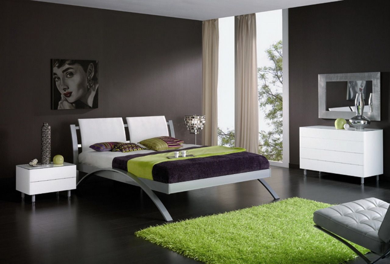  photo picturesque-interior-paint-ideas-interior-masculine-theme-of-the-bedroom-with-black-wall-painting-and-green-rug-theme-design_zpsonqptpoo.jpg