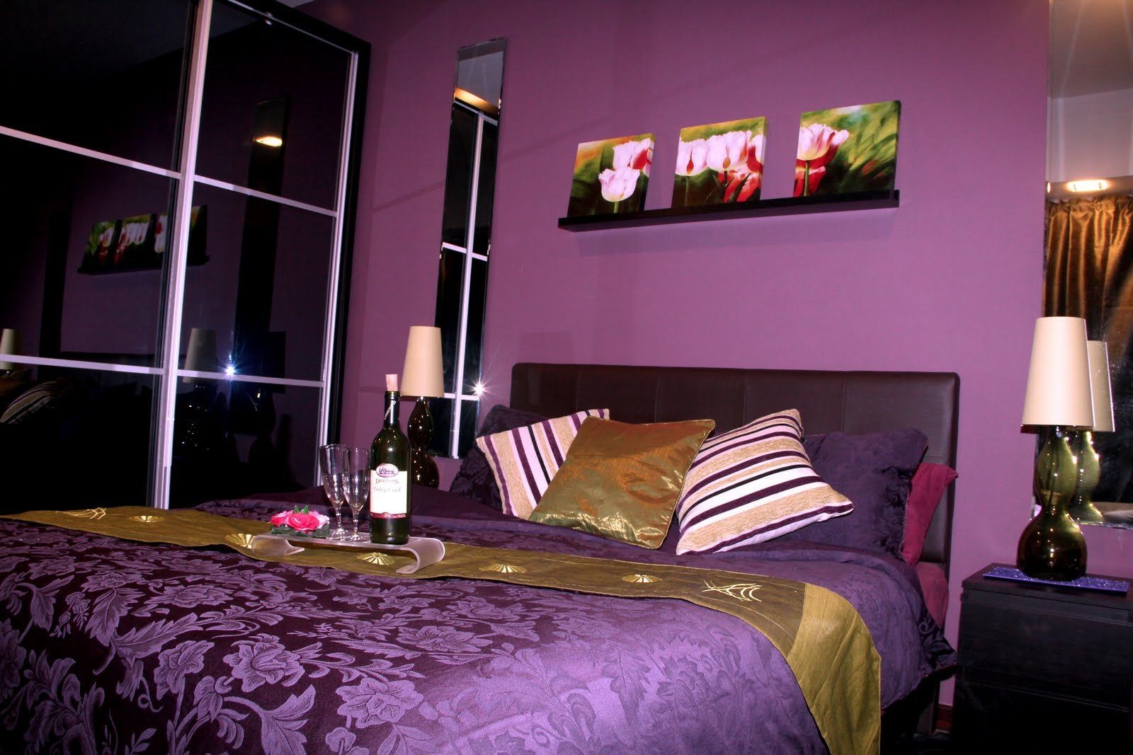  photo romantic-purple-bedroom-ideas-with-unique-table-lamps-and-excellent-padded-headboard-under-floating-shelf_zpsfpeetyw3.jpg