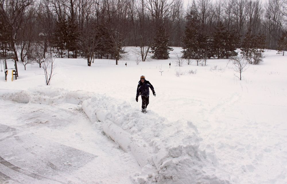  photo Big-Snow-driveway-pile_zps80a2a74c.jpg